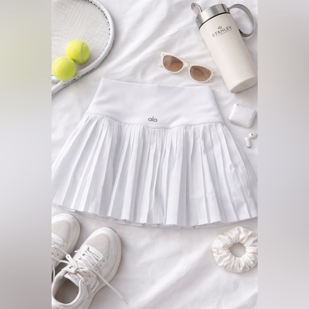 ALO Yoga Women's Elegant White A-Line Skirt